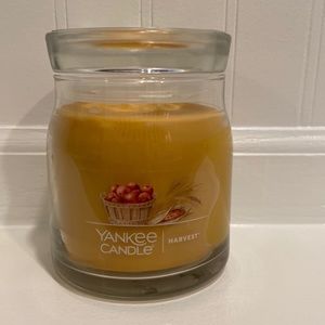 Yankee Candle ‘Harvest’ candle 🍎 🕯️ 
Brand New!! 
2 wicks!